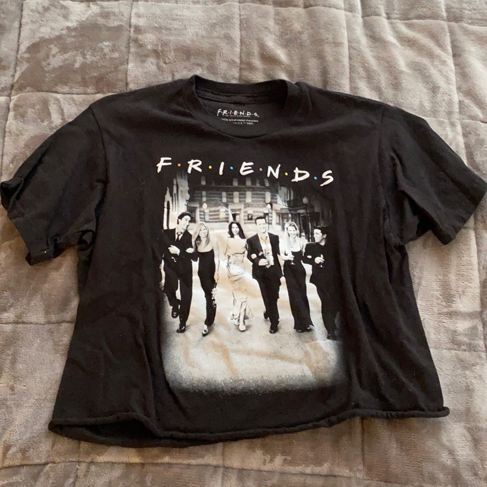 FRIENDS cropped tee